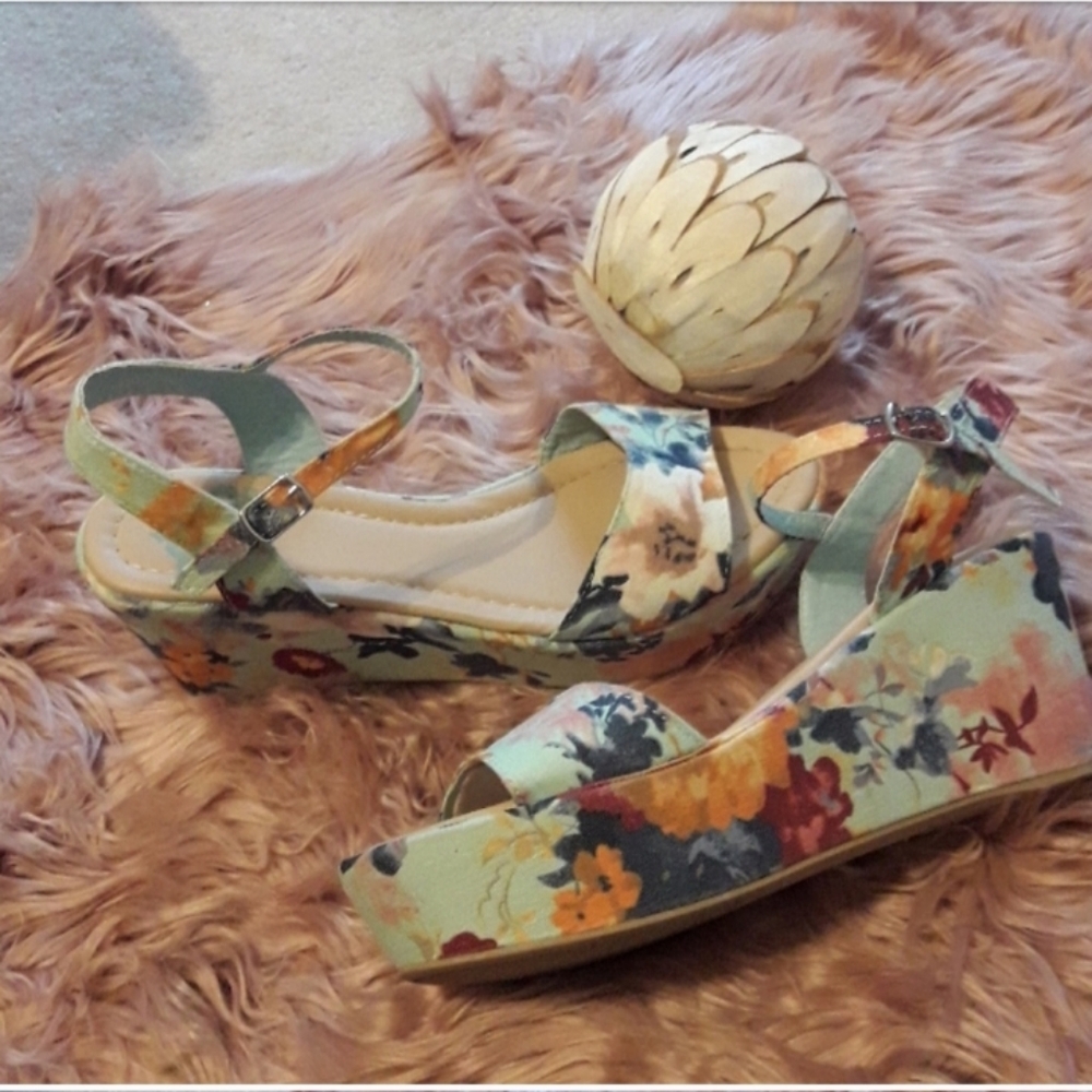 Fergalicious By Fergie Floral Wedge 6.5